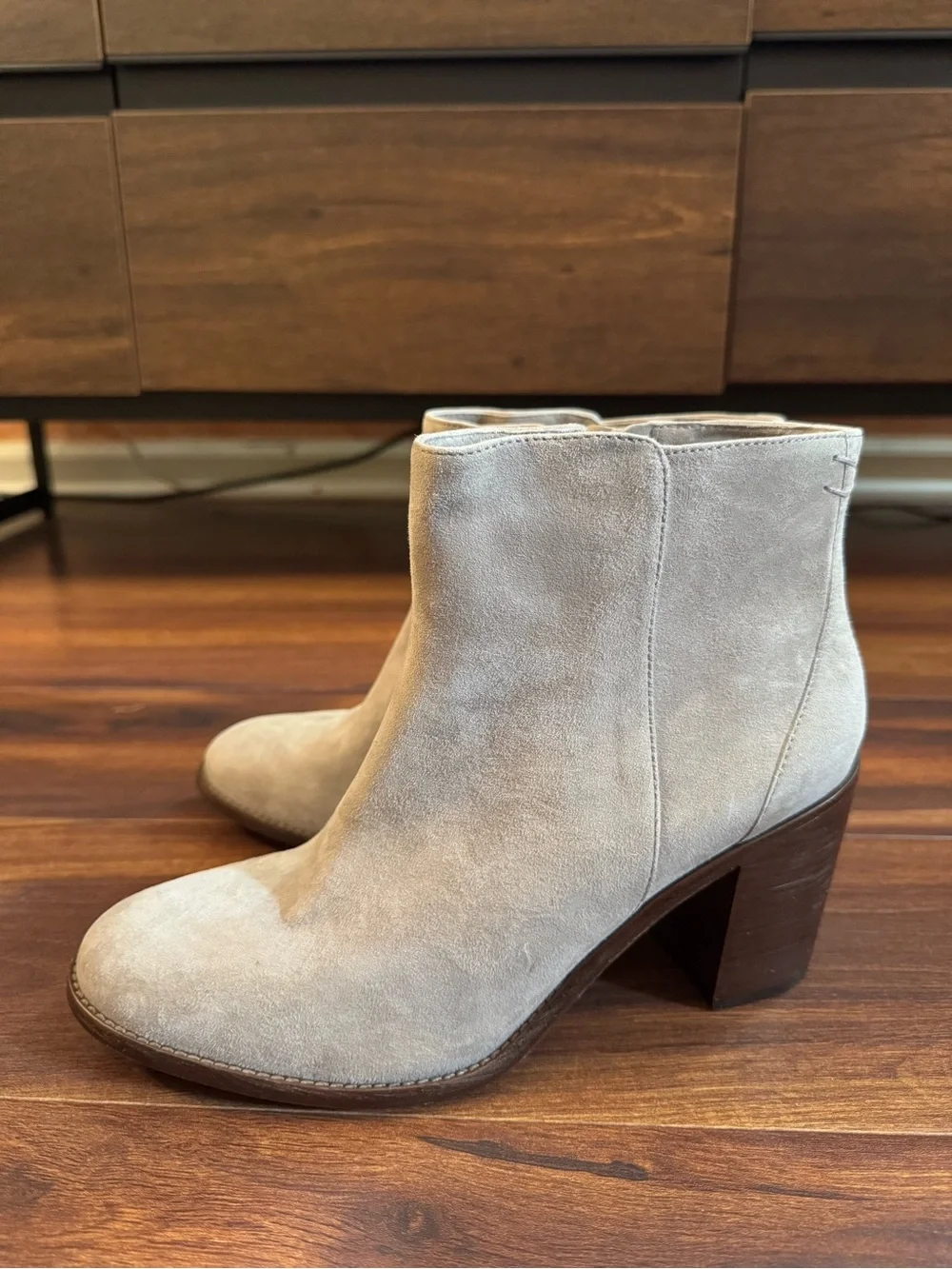 TRASK Beige Suede Leather Side-Zip Closure Ankle Boots Size 9M Made in Brazil